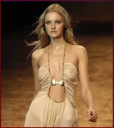 caroline-trentini_01.jpg - 57 KB