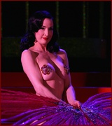 dita-von-teese_06.jpg - 120 KB