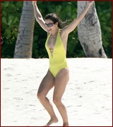 elizabeth-hurley_12.jpg - 129 KB