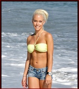 kendra-wilkinson_01.jpg - 116 KB