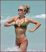 kendra-wilkinson_11.jpg - 105 KB