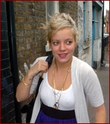 lily-allen_04.jpg - 119 KB
