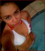 miley-cyrus_05.jpg - 62 KB