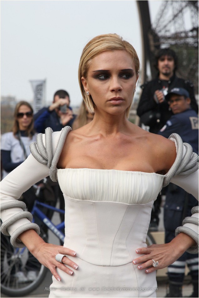 The image http://www.pure-nude-celebs.com/babylonx/victoria-beckham/victoria-beckham_10.jpg cannot be displayed, because it contains errors.
