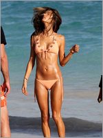 Alessandra Ambrosio Nude Pictures