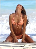 Alessandra Ambrosio Nude Pictures