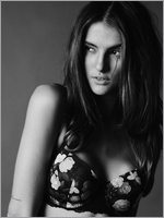 Amanda Riley Nude Pictures