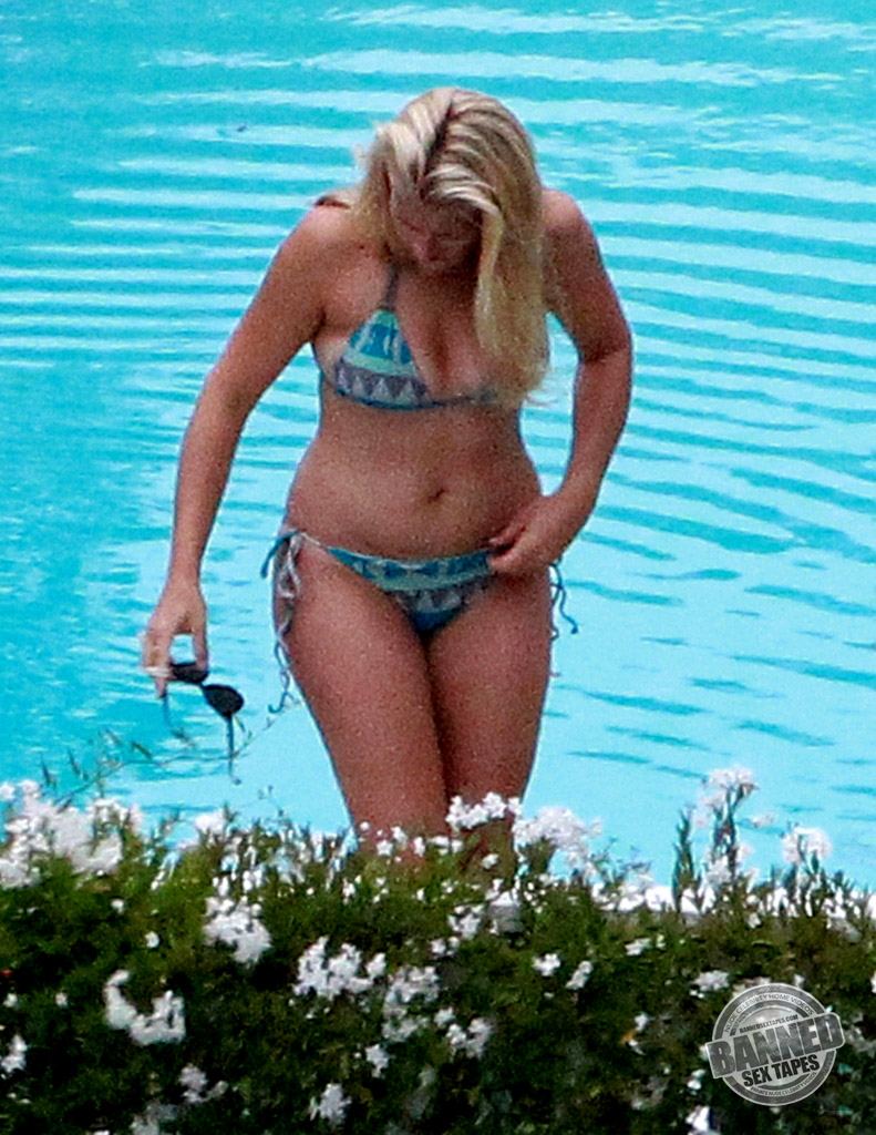 Phillipps nude busy Busy Philipps