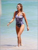 Doutzen Kroes Nude Pictures