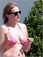 Elisabeth Moss Nude Pictures