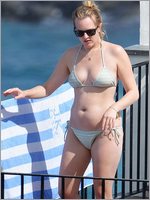 Elisabeth Moss Nude Pictures