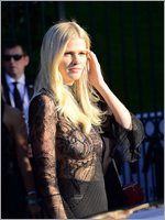 Lara Stone Nude Pictures