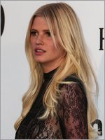 Lara Stone Nude Pictures