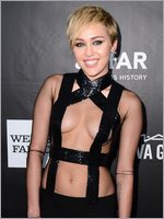 Miley Cyrus Nude Pictures