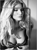 Rosie Huntington Whiteley Nude Pictures