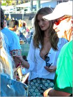 Rosie Huntington Whiteley Nude Pictures