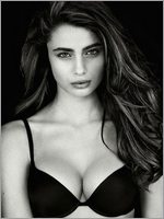 Taylor Hill Nude Pictures