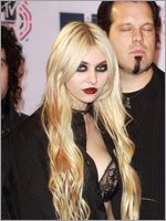 Taylor Momsen Nude Pictures