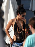 Vanessa Hudgens Nude Pictures