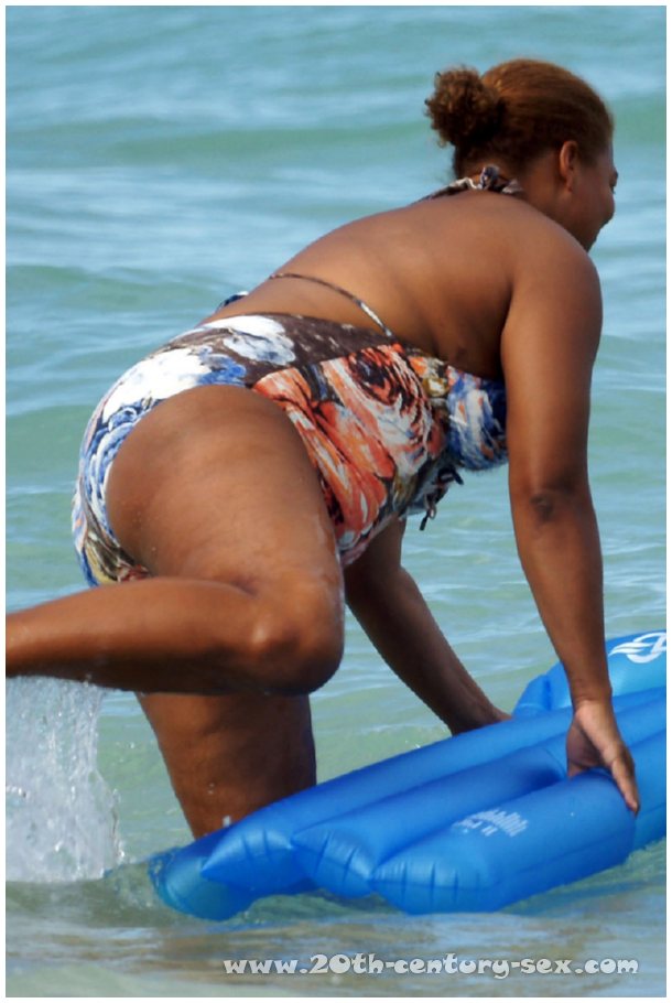 Queen latifah nip slip