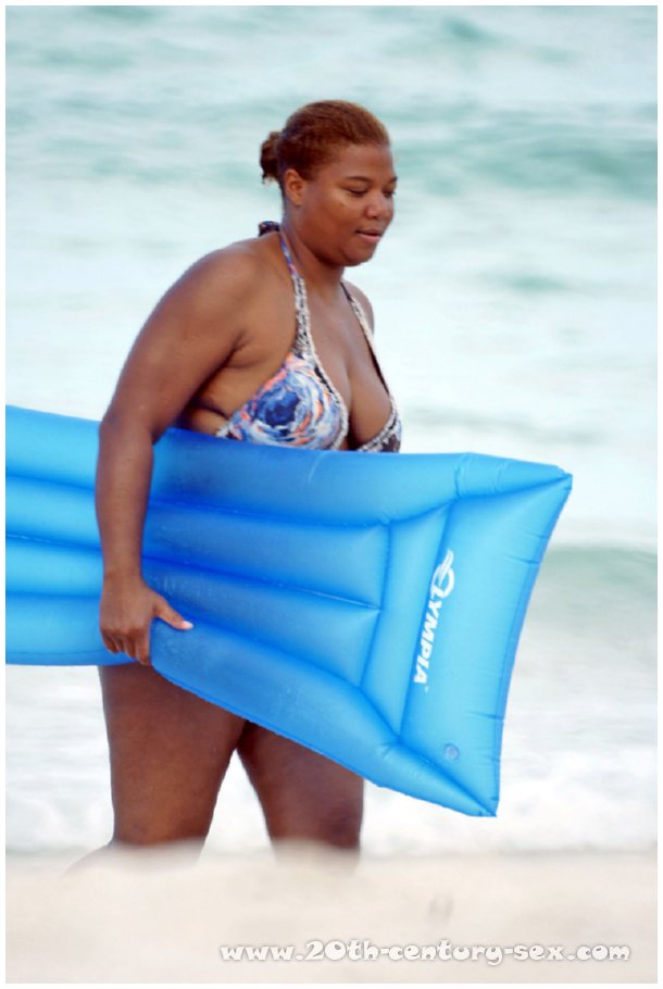 Queen latifah nip slip