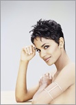 halle-berry_02.jpg - 111 KB