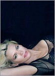 natasha-henstridge_06.jpg - 91 KB