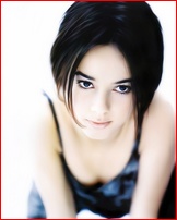 alizee_05.jpg - 74 KB