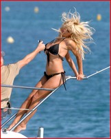 pamela-anderson_09.jpg - 132 KB