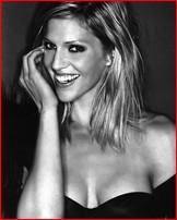 tricia-helfer_16.jpg - 207 KB