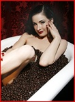 dita-von-teese_02.jpg - 159 KB